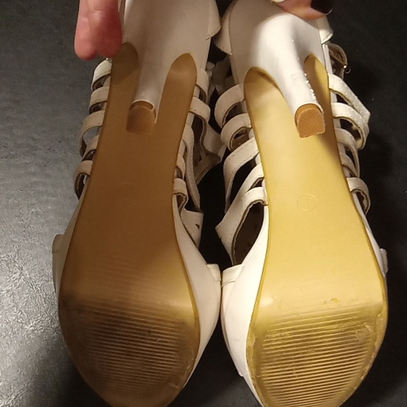 Caged open toe Pumps - Picture 5 of 8